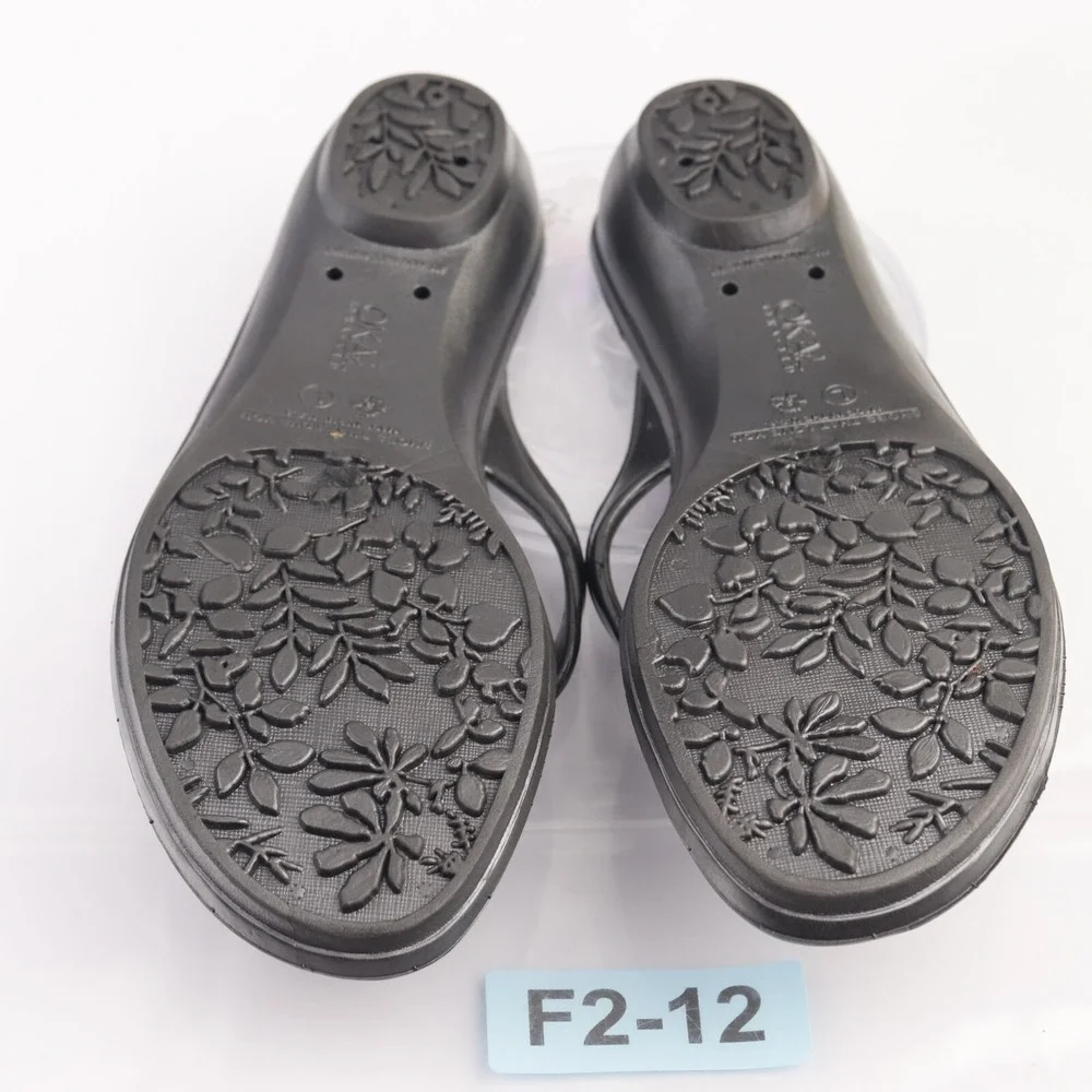 Oka B Okabashi Womens Kathleens Sandals Size 9.5 Silver Gray Wedge Thong Flowers